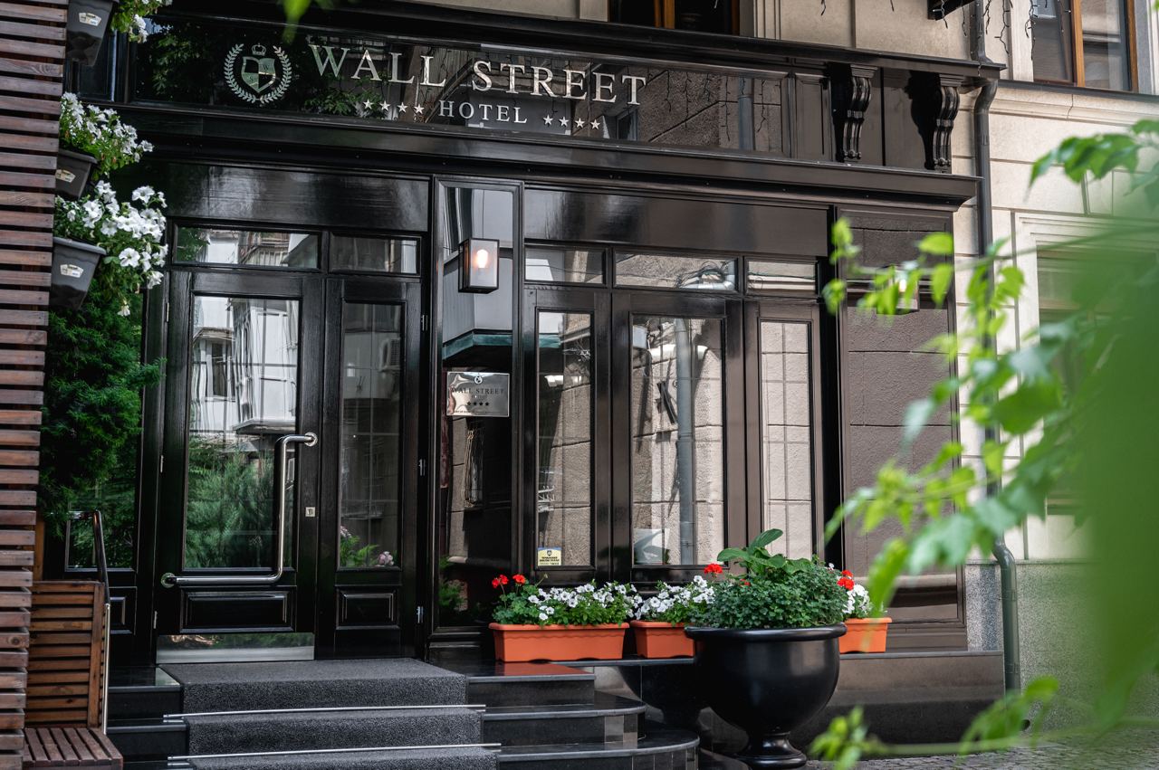 WALL STREET HOTEL